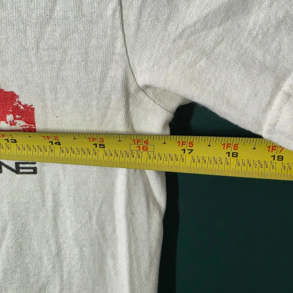 Fruit of the Loom Thieves and Assassins Graphic T-Shirt White Red Mens Small